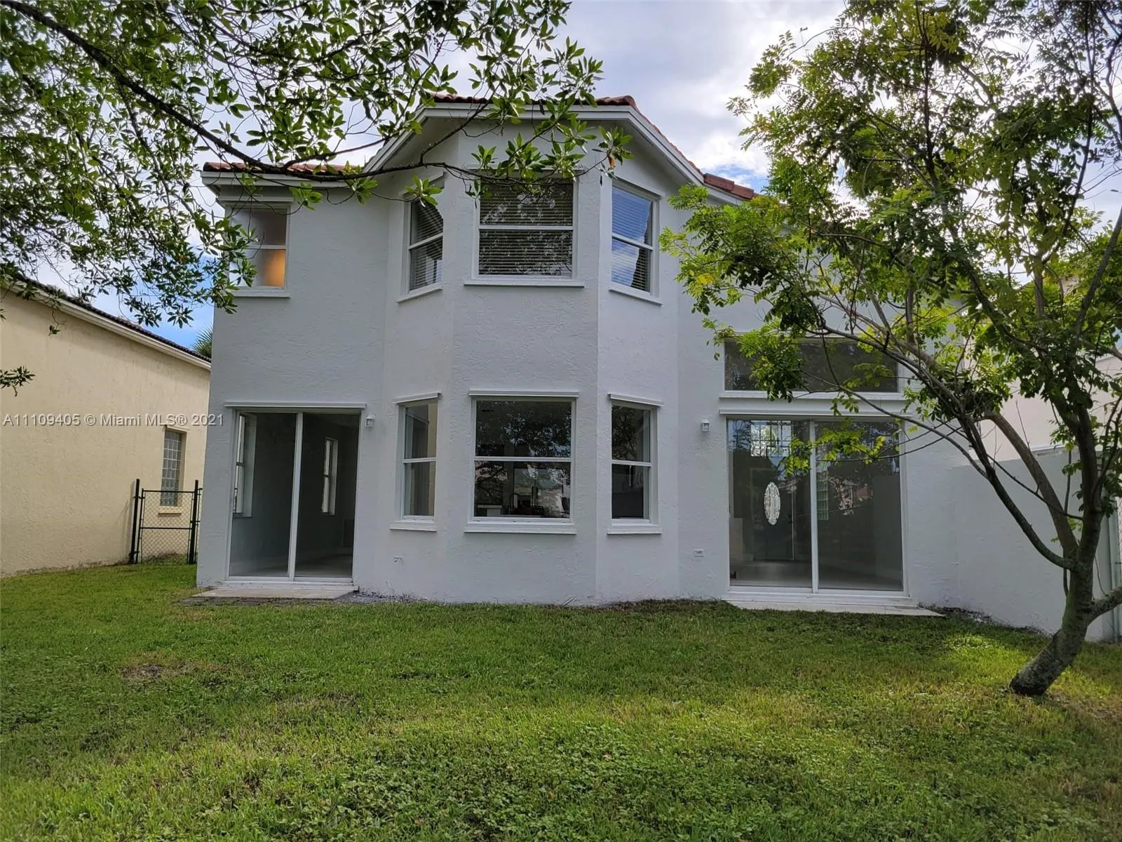 150 NW 151st Ave, Pembroke Pines FL 33028