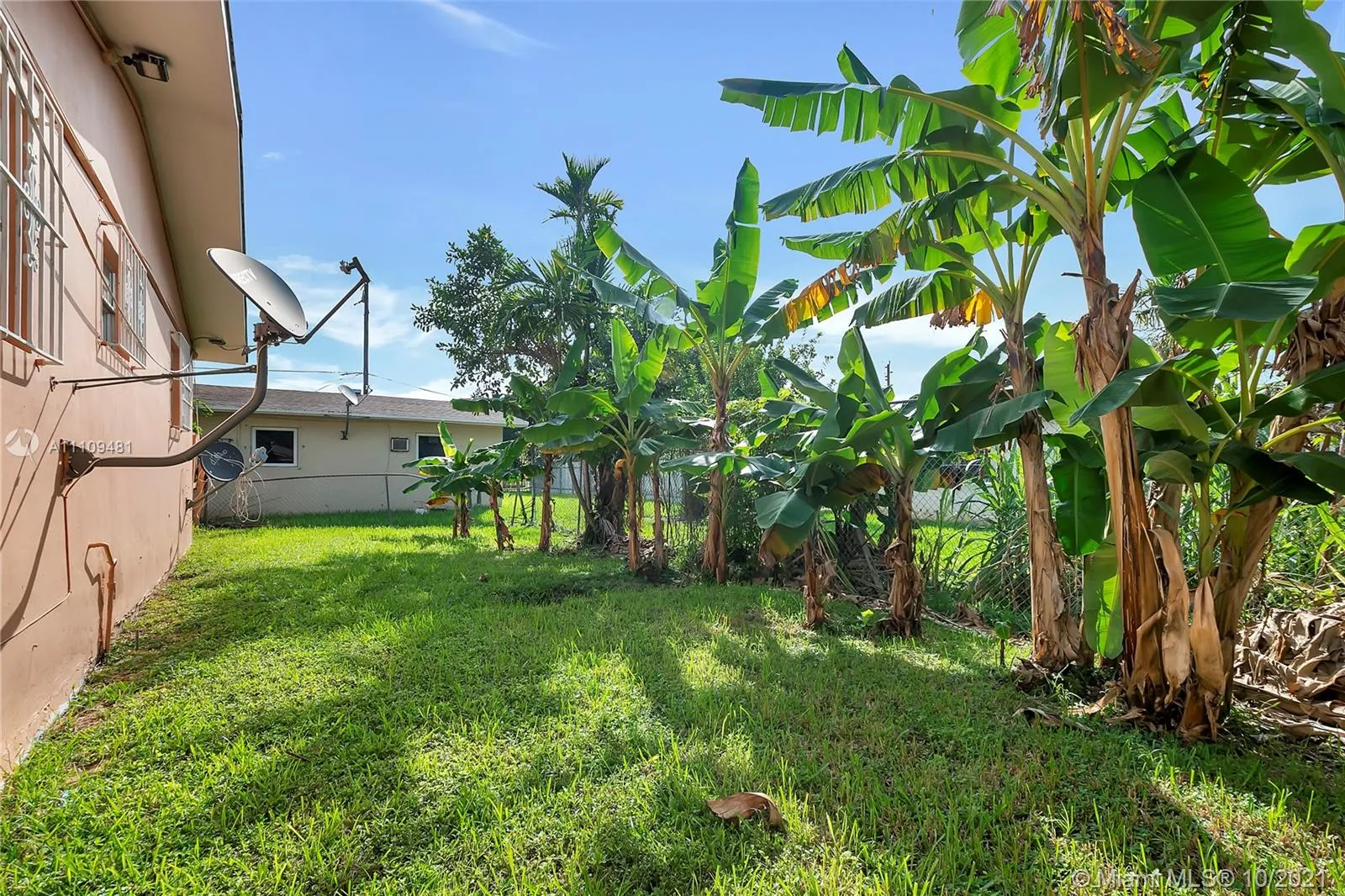 1864 NW 28th St, Miami FL 33142
