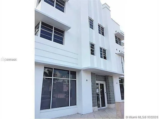 1 bedroom 1 bath for sale at 335 Ocean Dr # 306, Miami Beach FL 33139