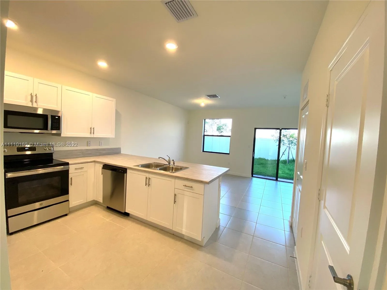 11119 W 34th Way, Hialeah FL 33018