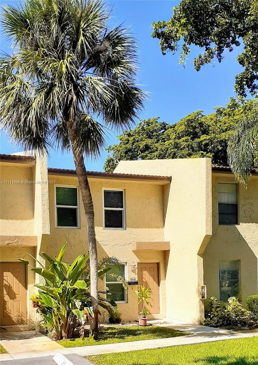 3 bedroom 2 bath for sale at 3348 NW 85th Ave # 3348, Coral Springs FL 33065