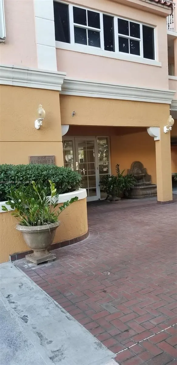 1 Alhambra Cir # 501, Coral Gables FL 33134