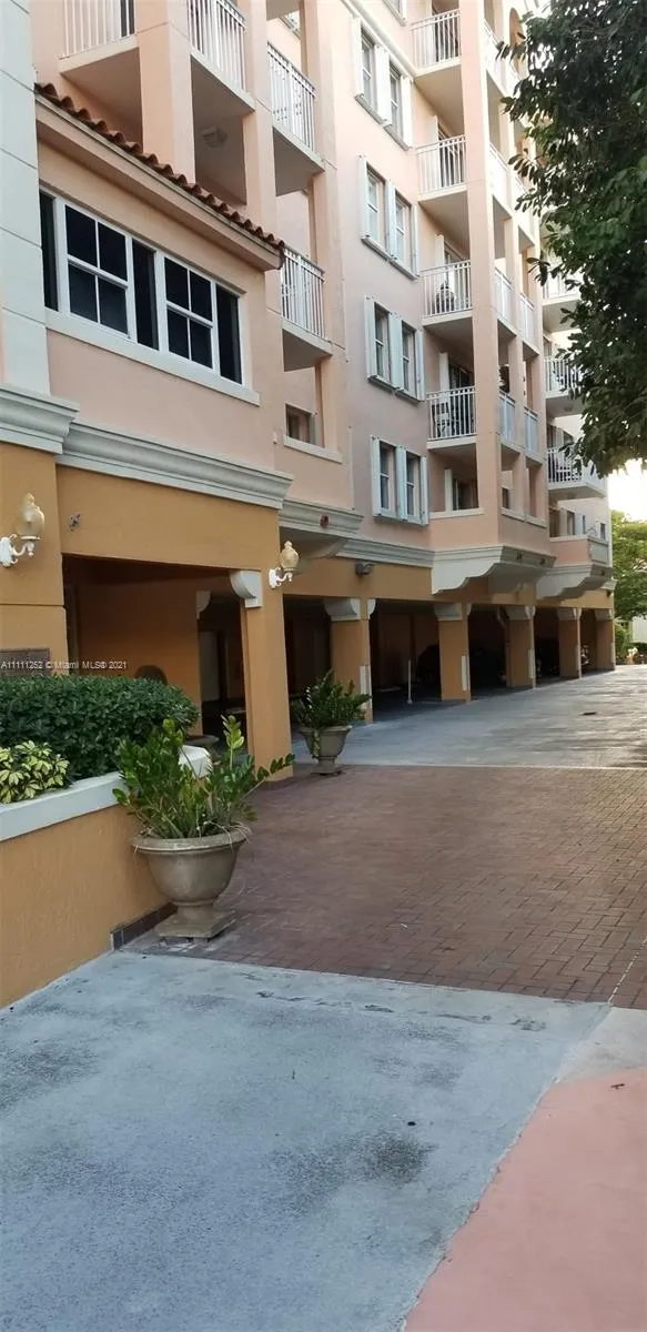 1 Alhambra Cir # 501, Coral Gables FL 33134