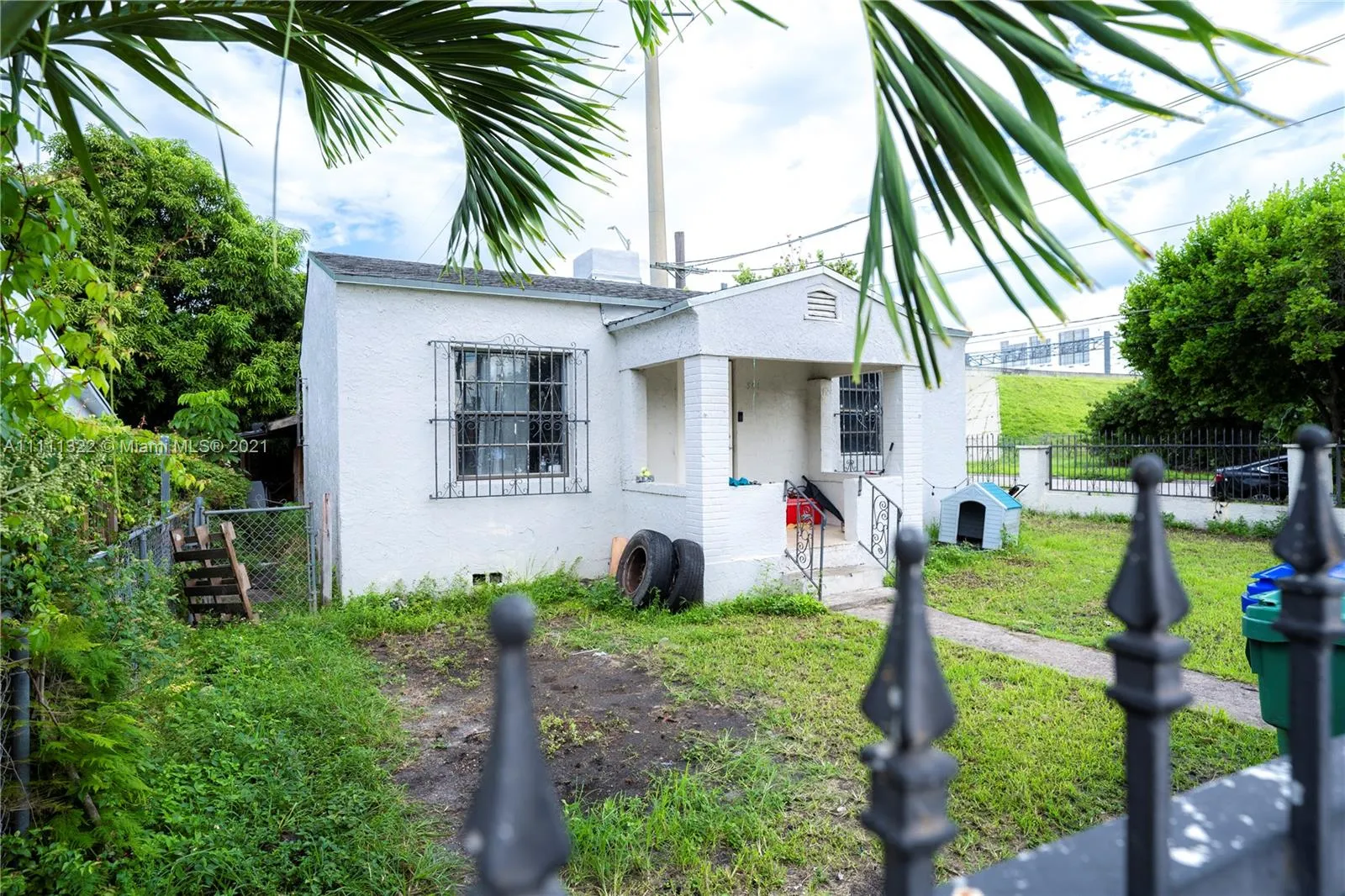 301 NW 37th St, Miami FL 33127