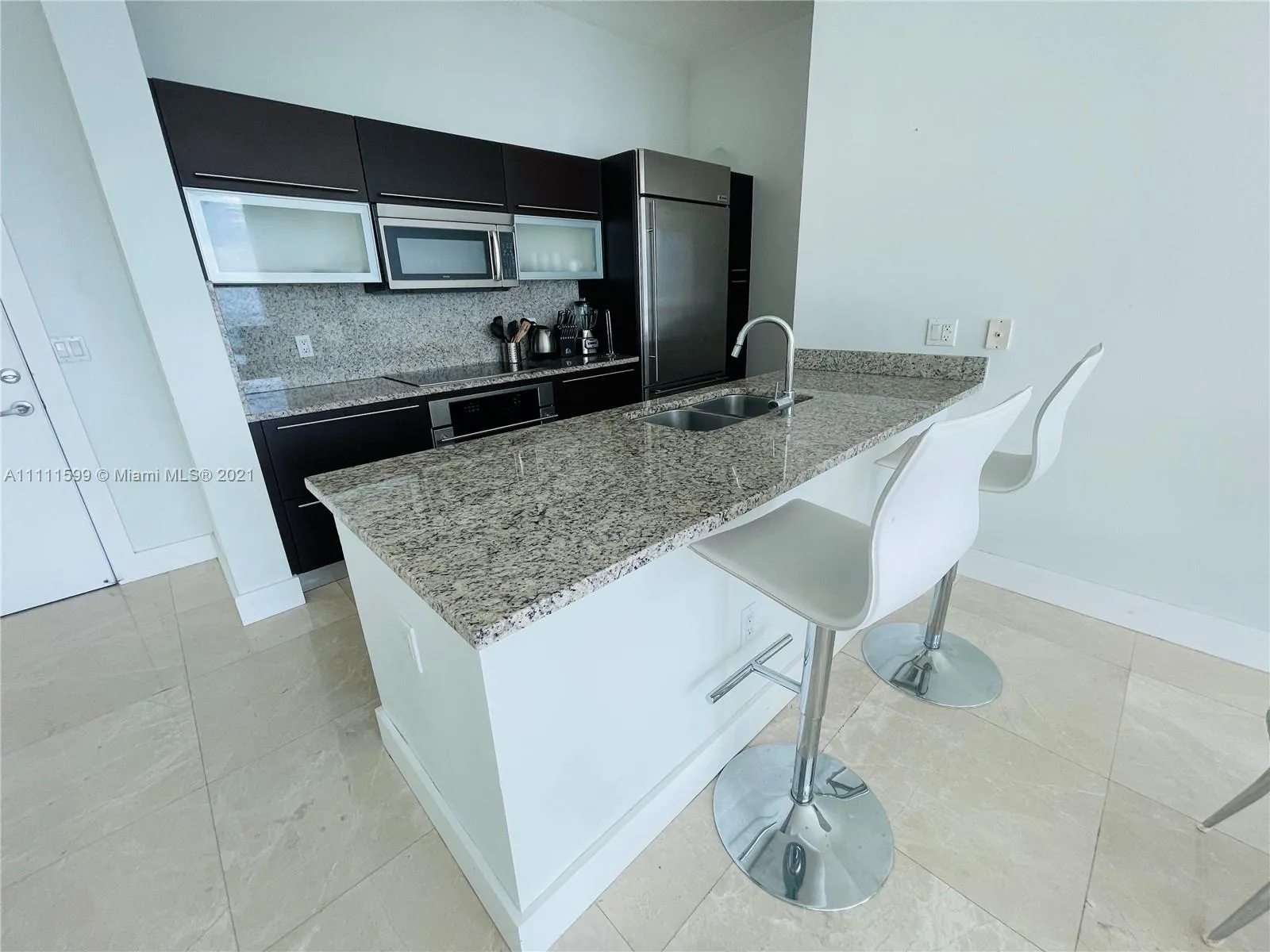 1 bedroom 1 bath for sale at 55 SE 6th St # 4006, Miami FL 33131