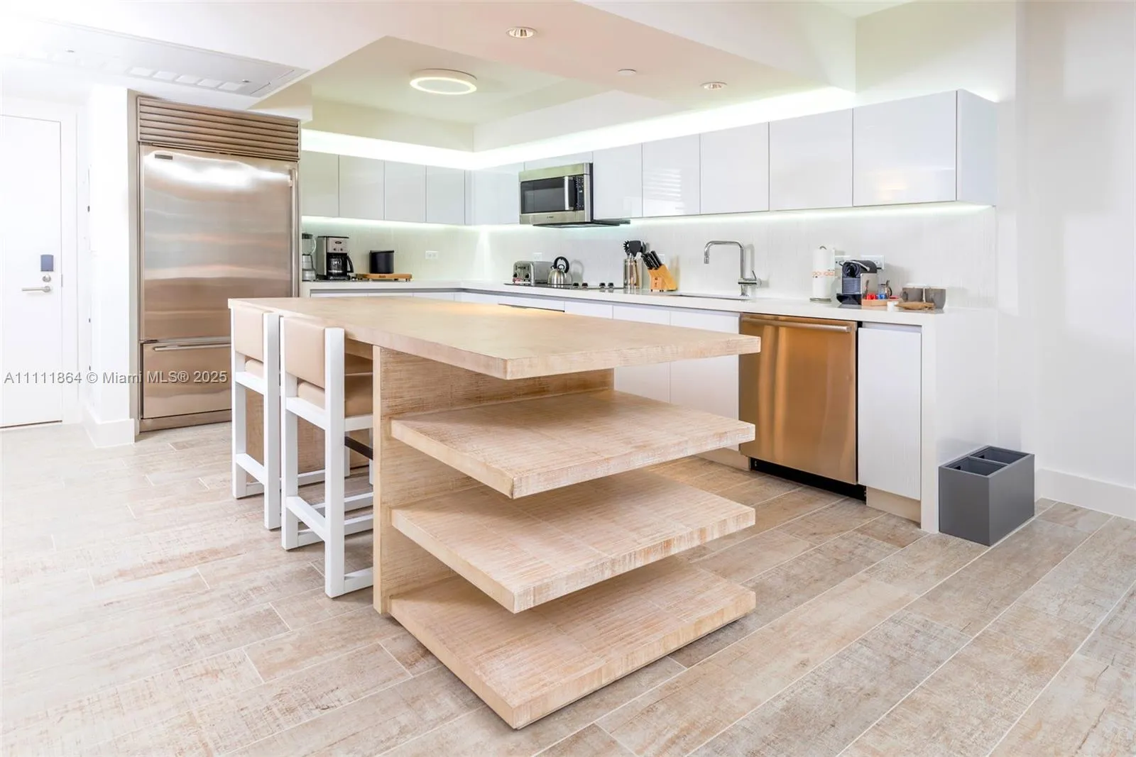 102 24th St # 906, Miami Beach FL 33139