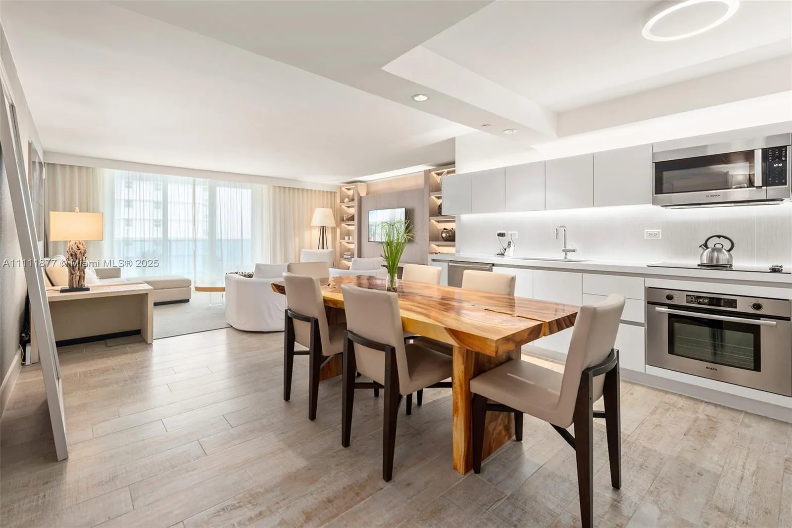 102 24th St # 915, Miami Beach FL 33139