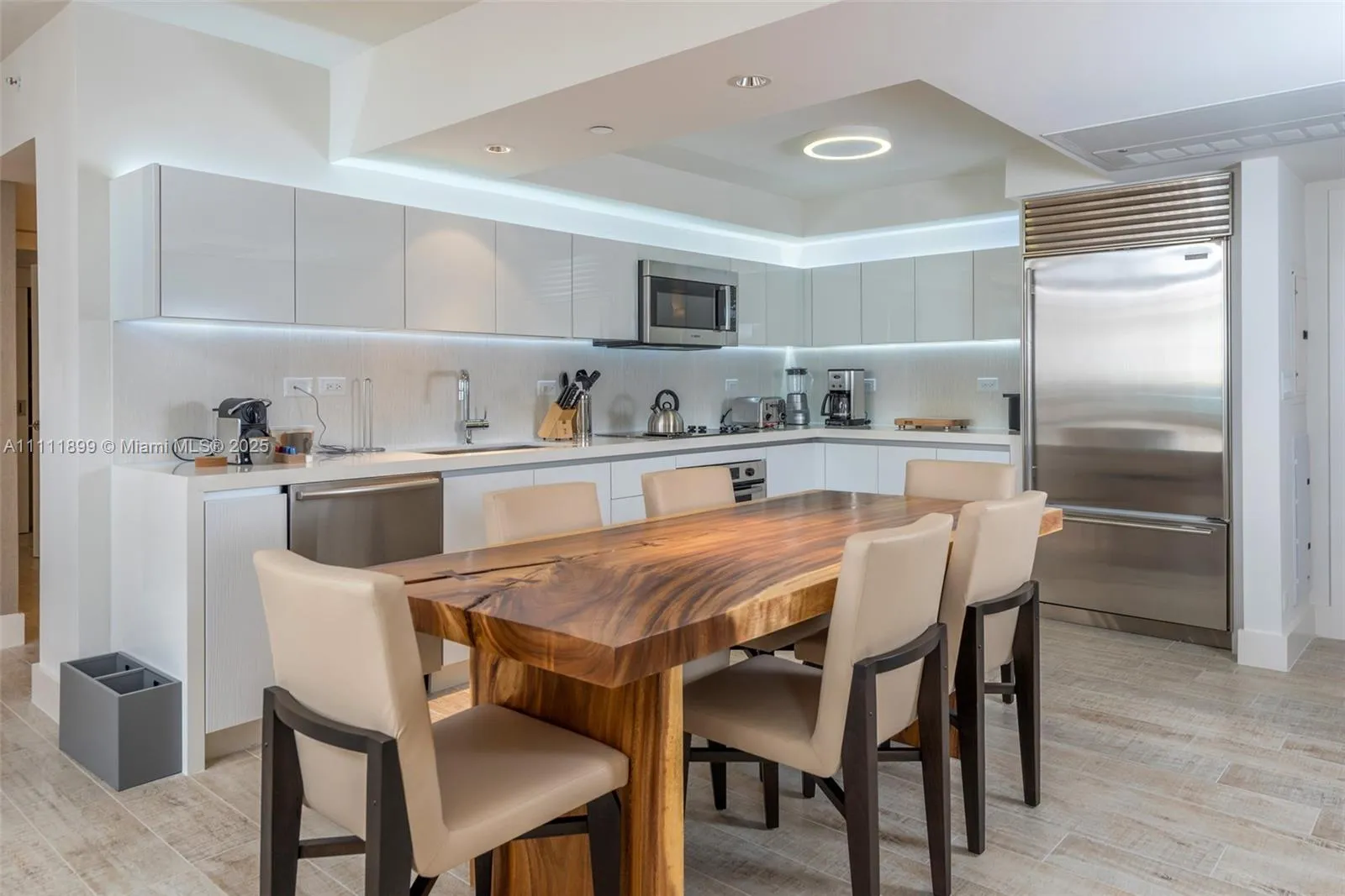 102 24th St # 1015, Miami Beach FL 33139