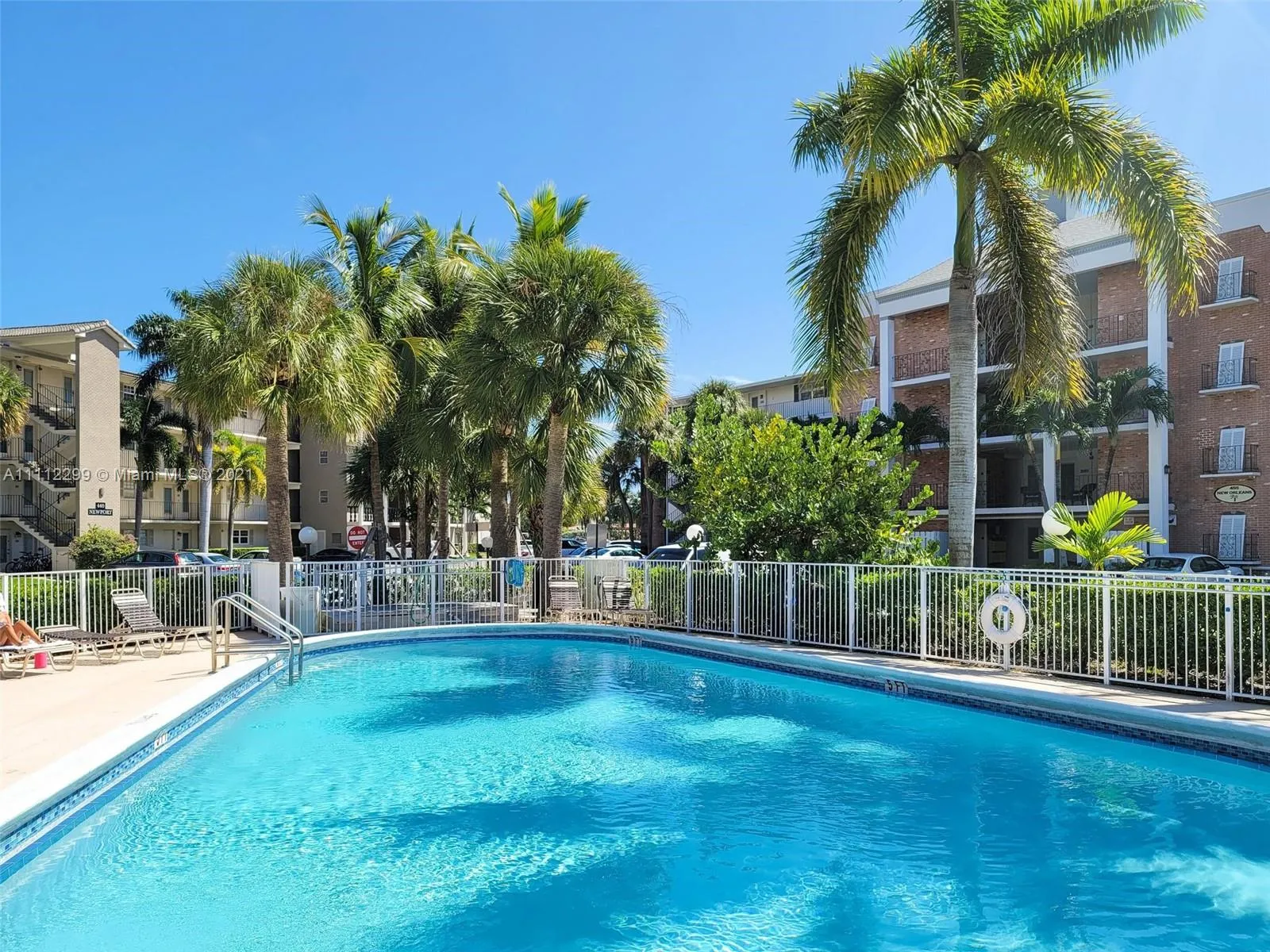 470 Paradise Isle Blvd # 308, Hallandale Beach FL 33009