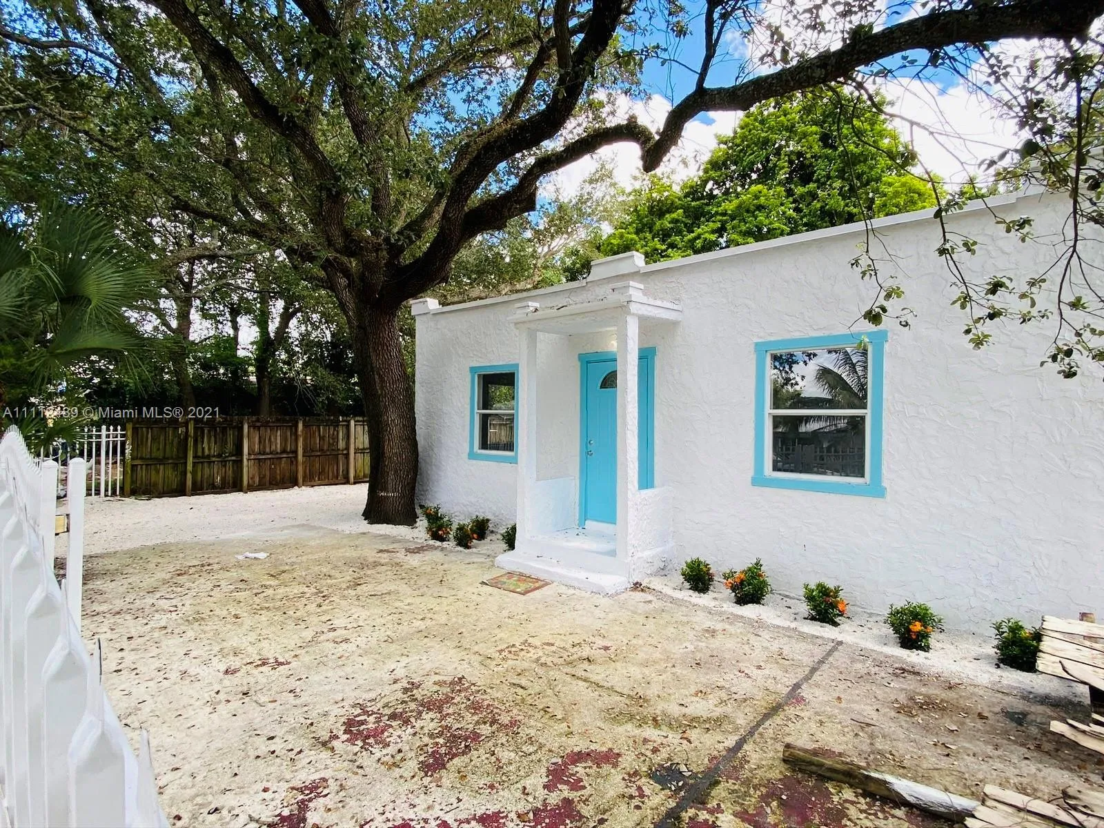 870 NW 100th St, Miami FL 33150