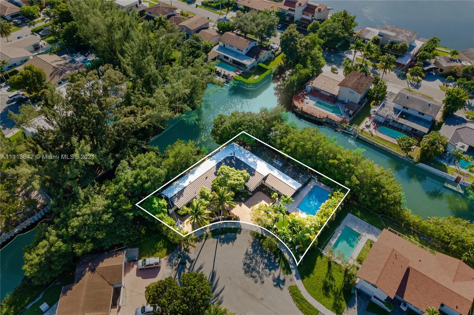 6 bedroom 3 bath for sale at 19860 NE 24th Ct, Miami FL 33180