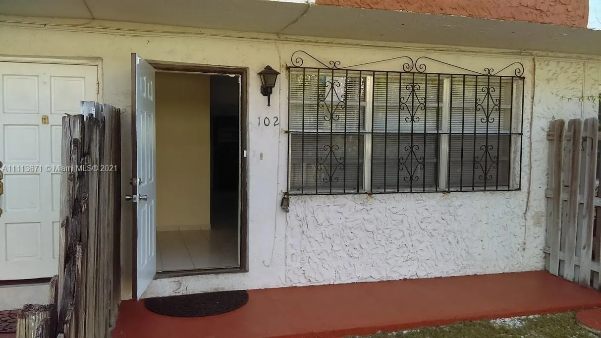 2 bedroom 1 bath for sale at 1460 NE 151st St # 102, North Miami Beach FL 33162