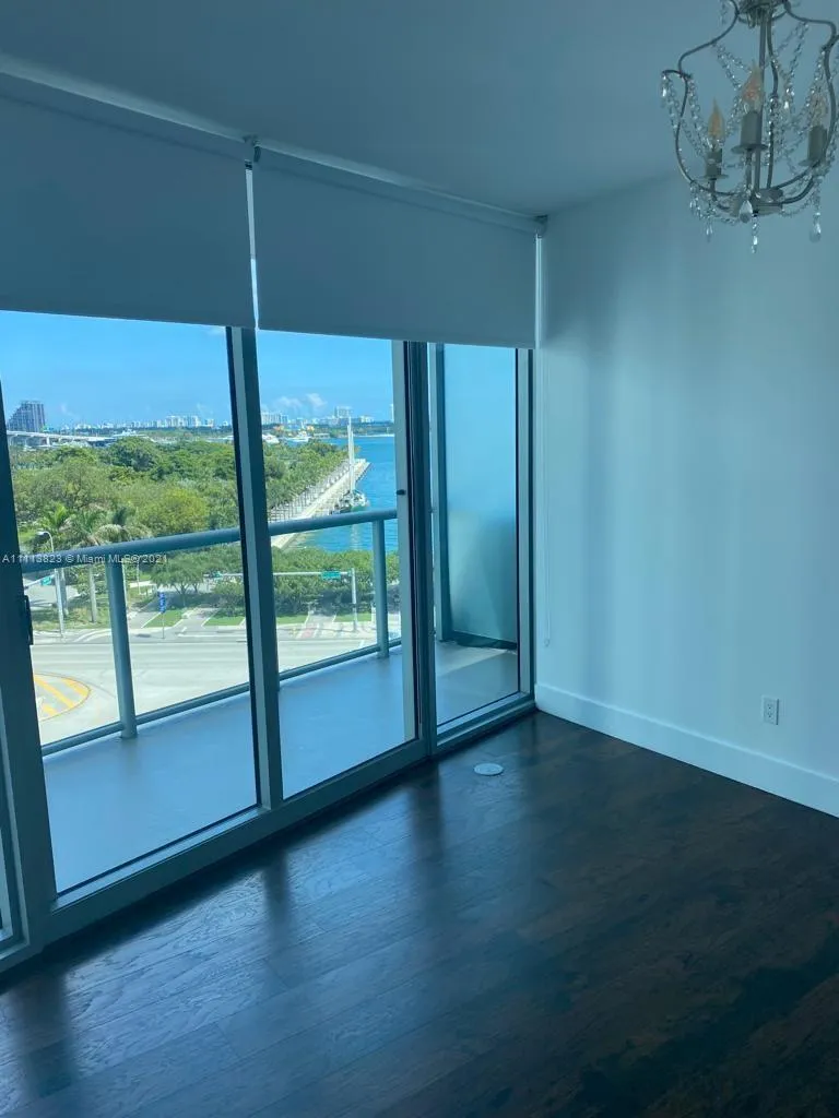 888 Biscayne Blvd # 612, Miami FL 33132