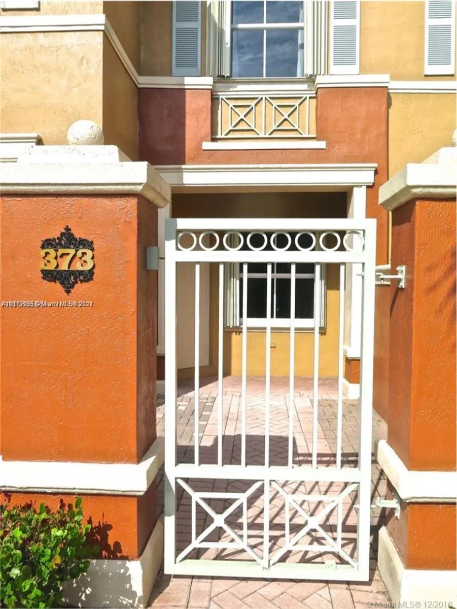 3 bedroom 2 bath for sale at 11479 NW 60th Ter # 373, Doral FL 33178