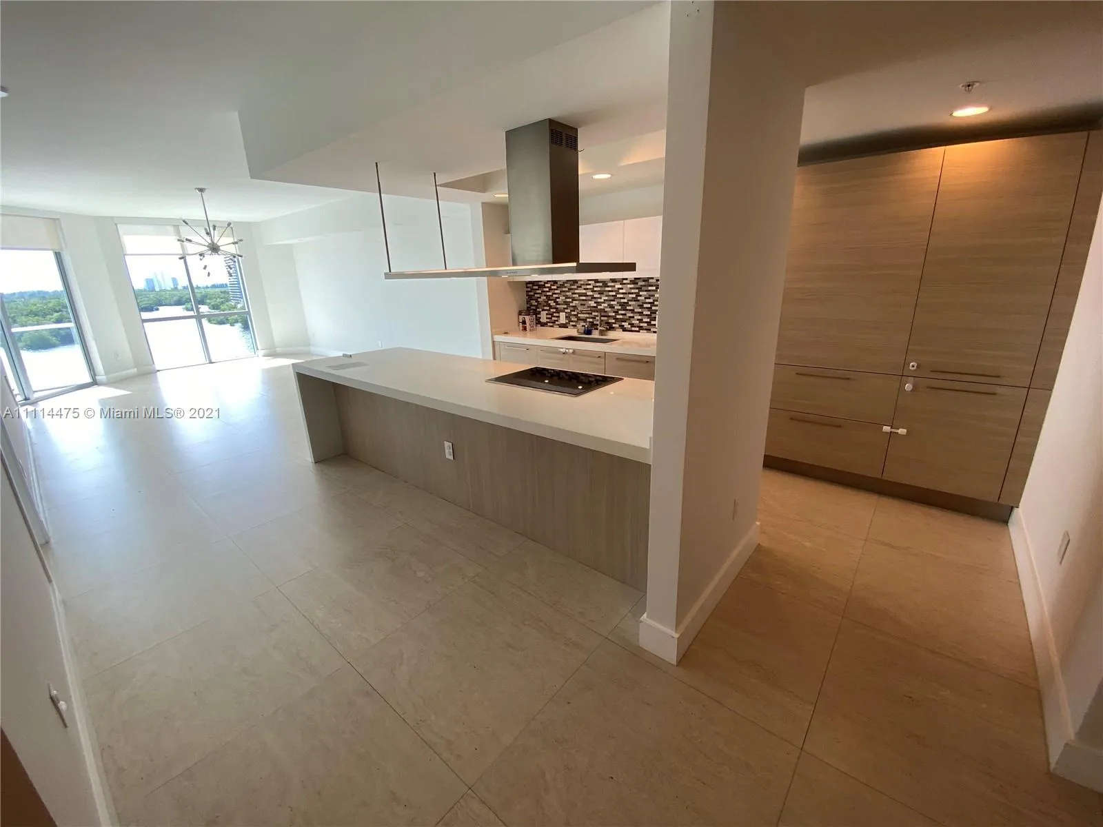 3 bedroom 3 bath for sale at 17111 Biscayne Blvd # 806, North Miami Beach FL 33160