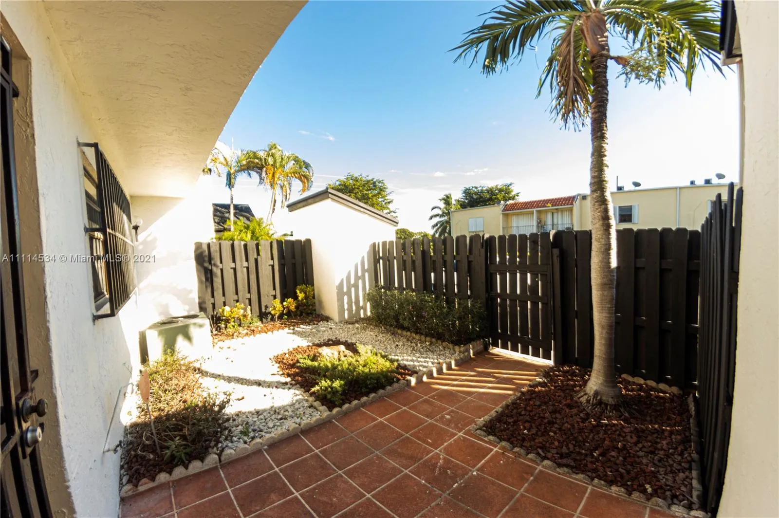 1122 SW 87th Ave # B3, Miami FL 33174