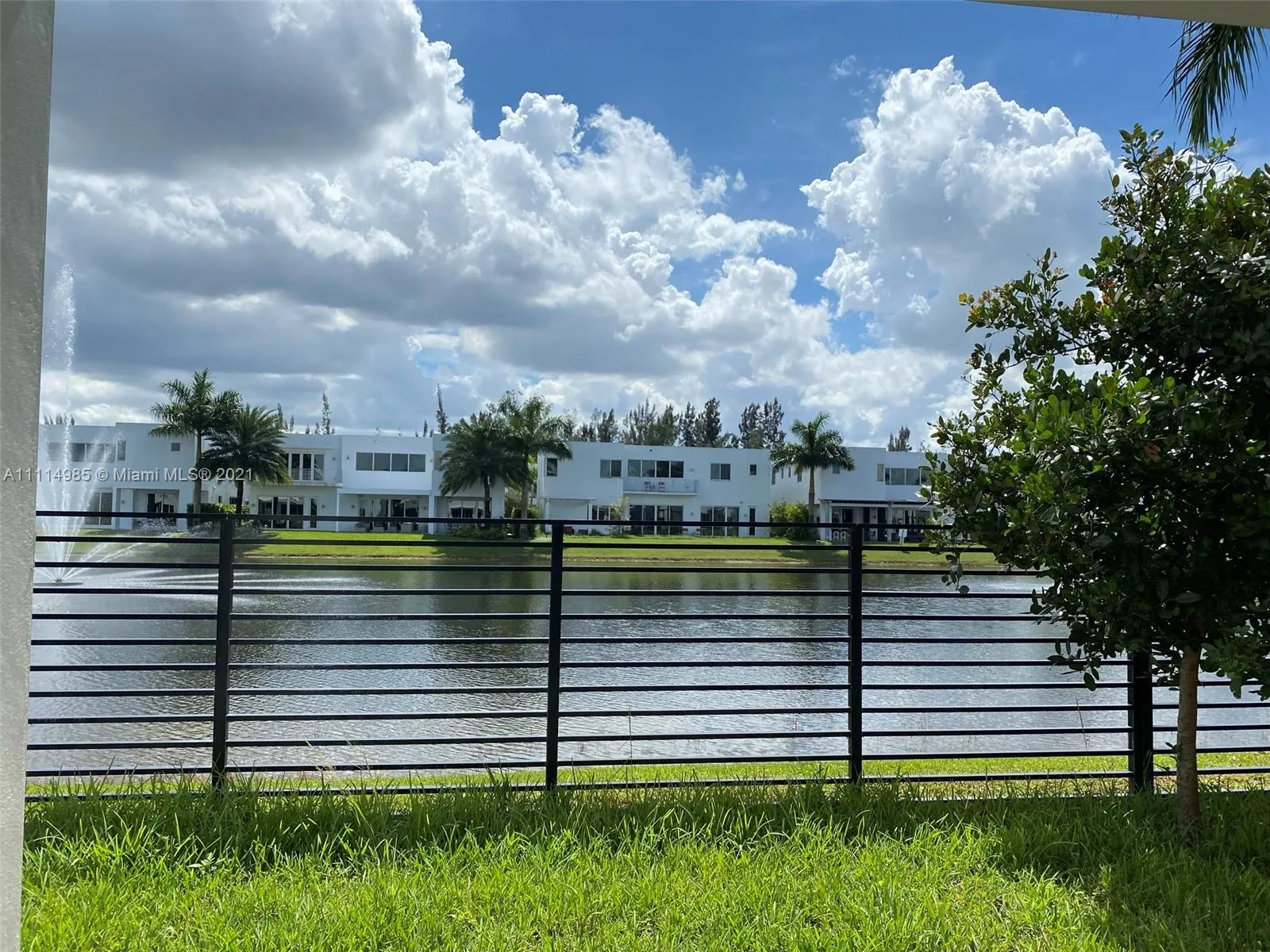 10250 NW 75th Ter, Doral FL 33178