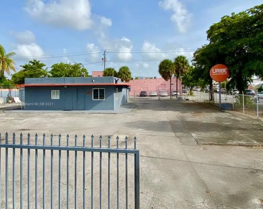 1910 NW 17th Ave, Miami FL 33125