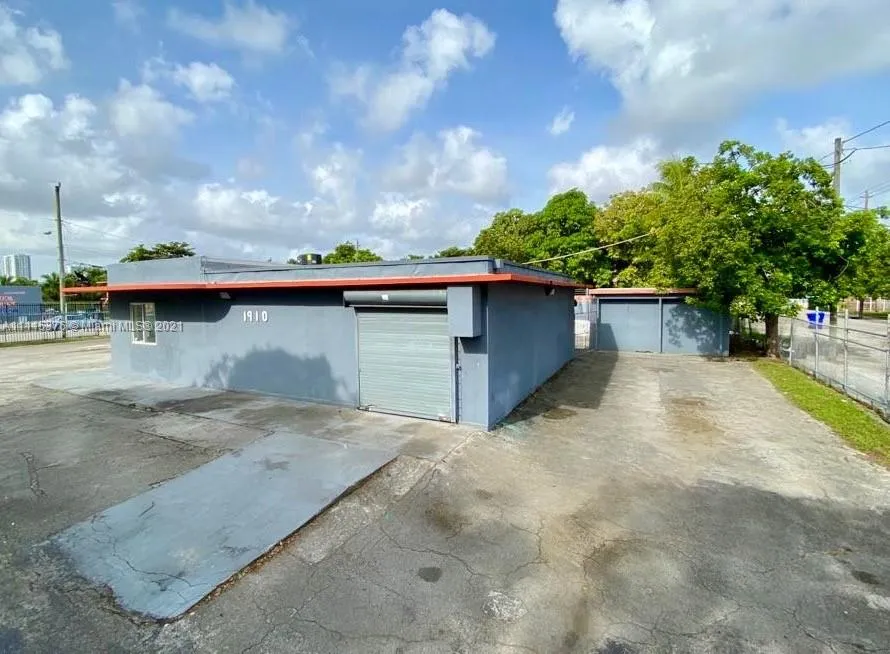 1910 NW 17th Ave, Miami FL 33125