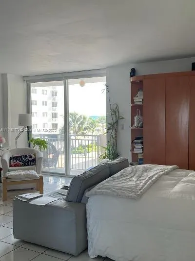 345 Ocean Dr # 325, Miami Beach FL 33139