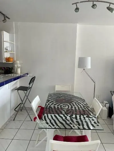 345 Ocean Dr # 325, Miami Beach FL 33139