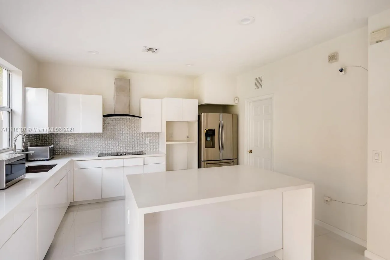 2944 NE 2nd Dr, Homestead FL 33033