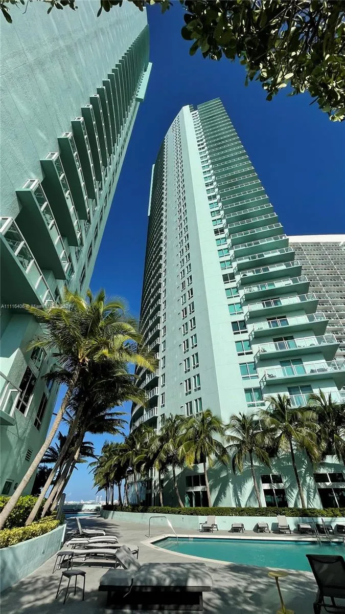 1 bedroom 1 bath for sale at 1900 N Bayshore Dr # 1509, Miami FL 33132