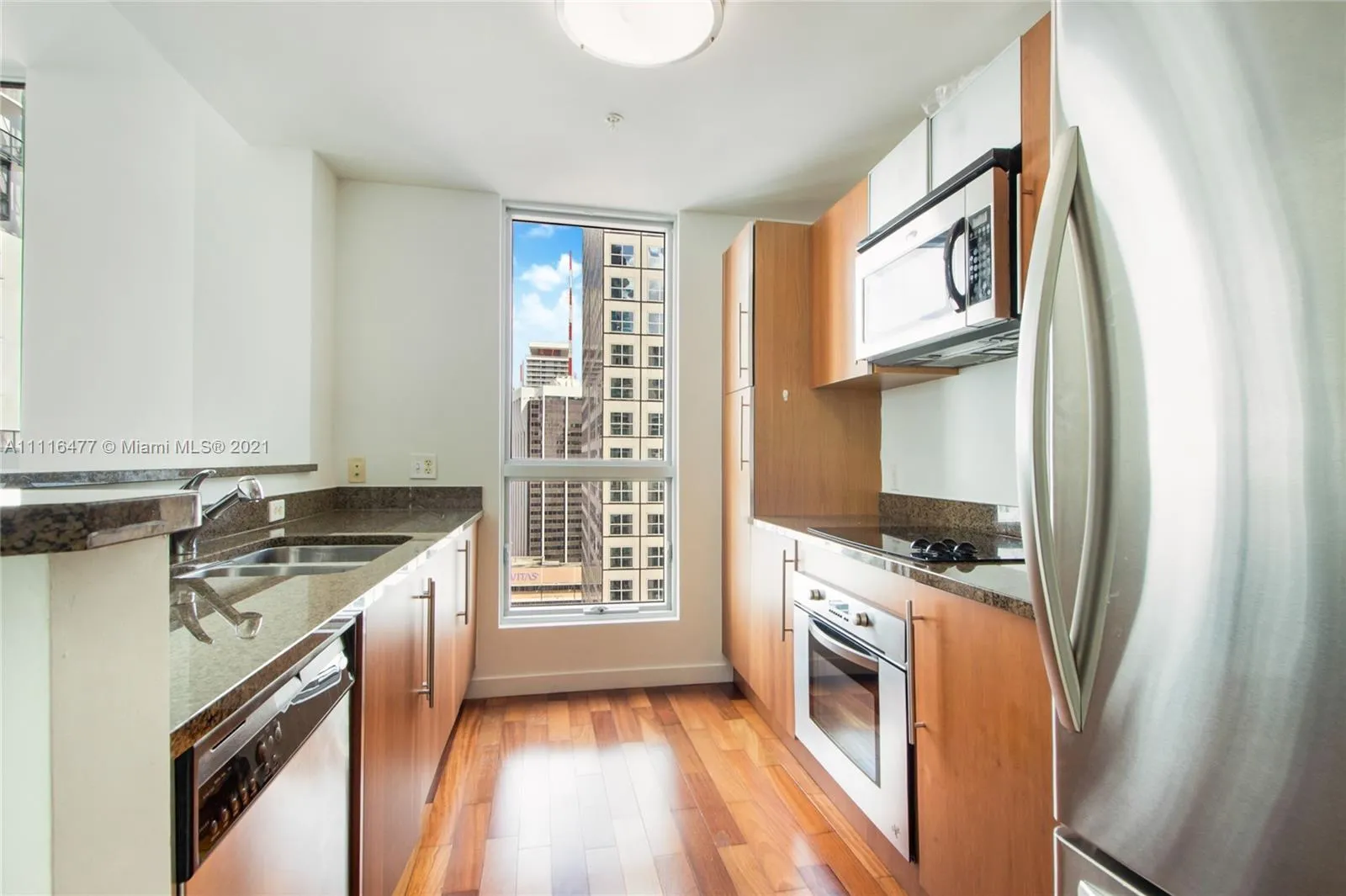 300 S Biscayne Blvd # 3201, Miami FL 33131