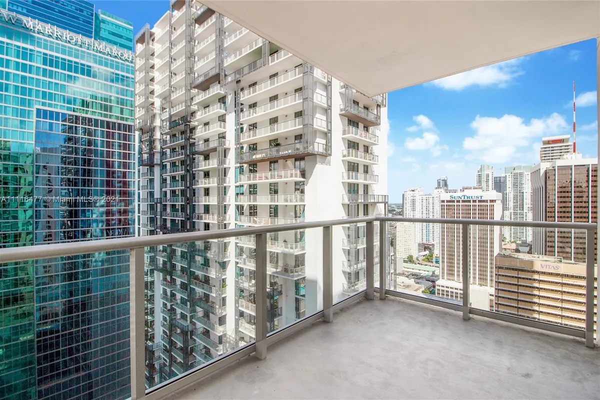 300 S Biscayne Blvd # 3201, Miami FL 33131