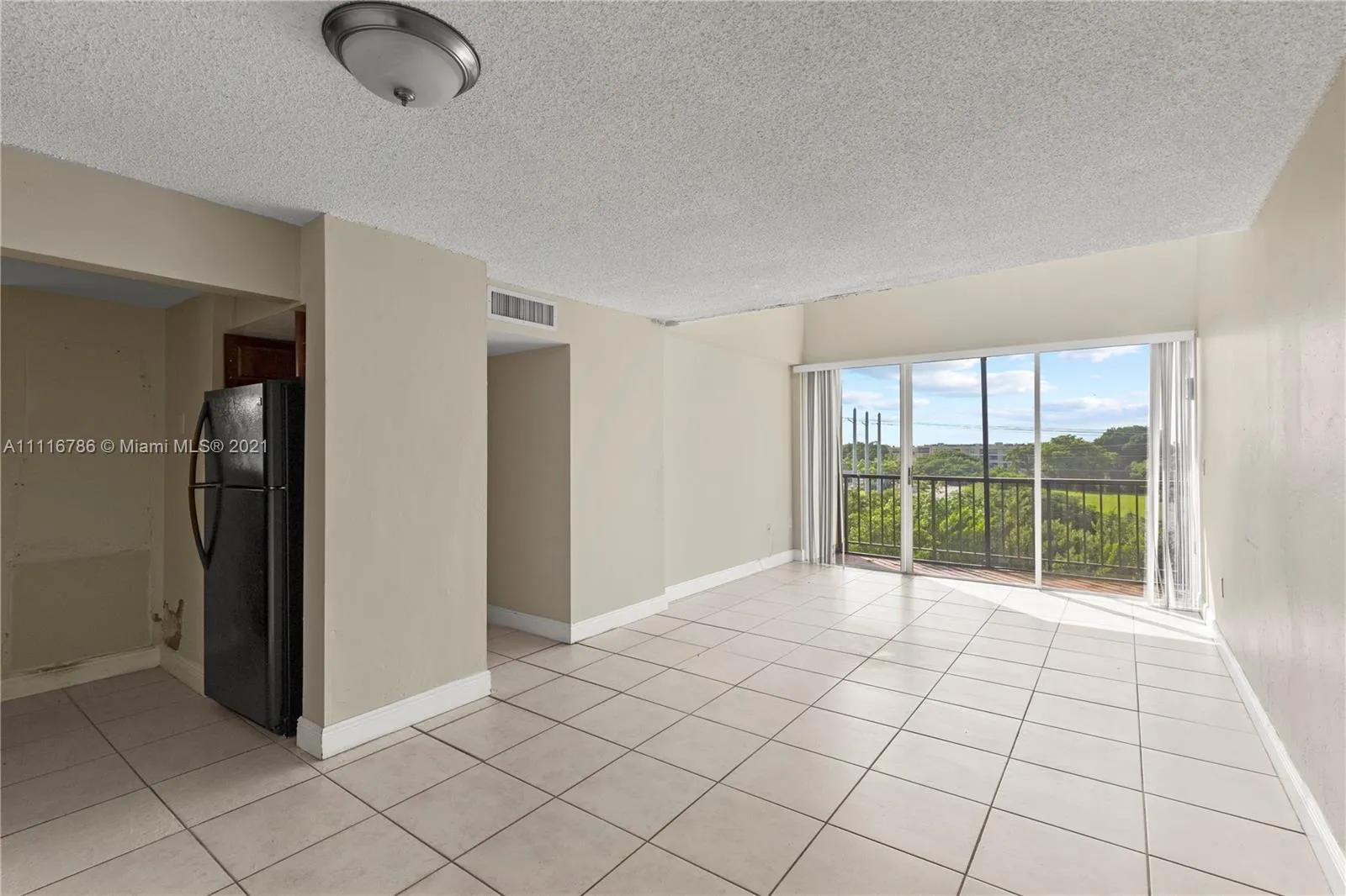 8870 Fontainebleau Blvd # 503, Miami FL 33172