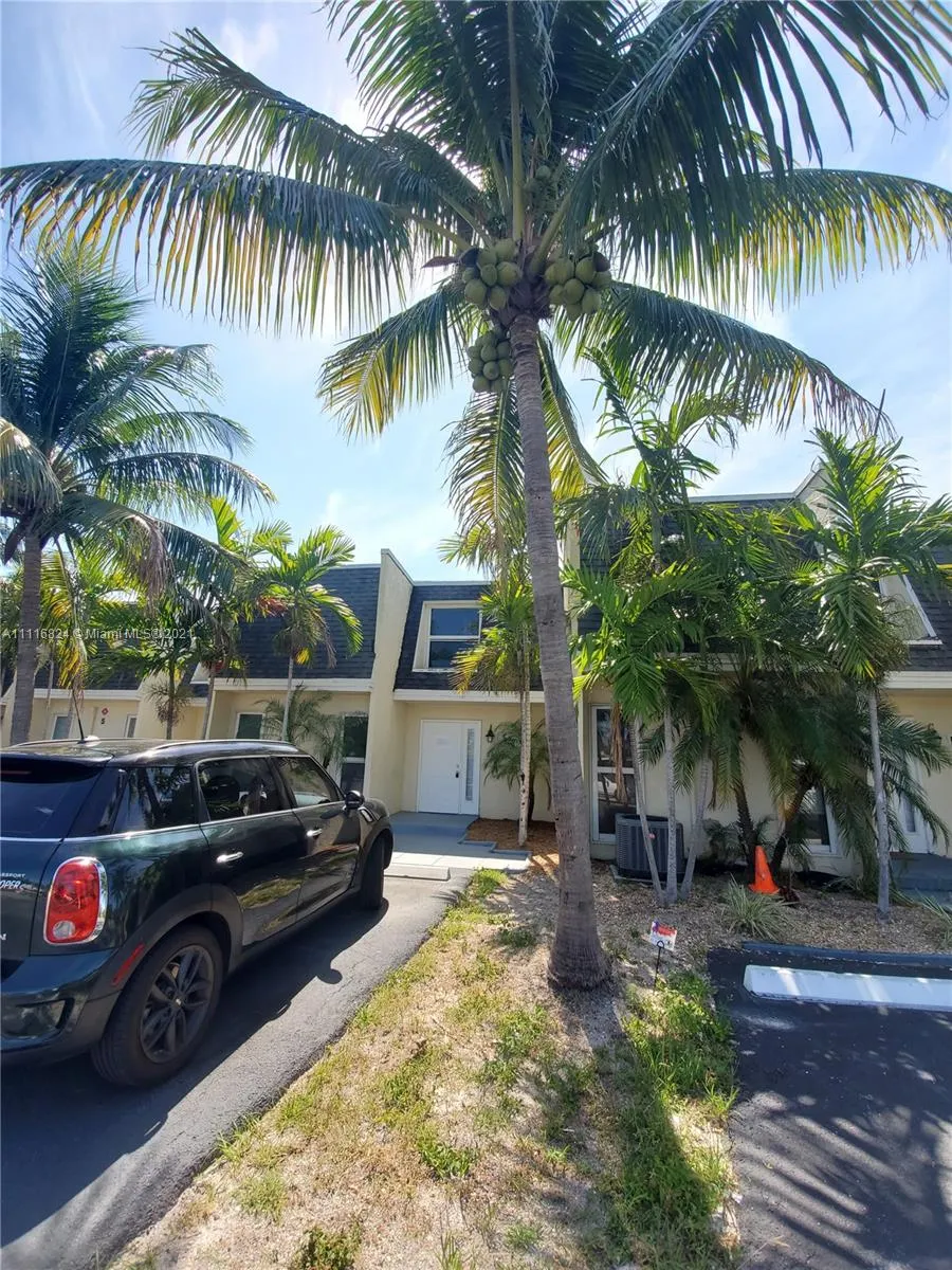 523 SW 1st Ct, Boynton Beach FL 33435