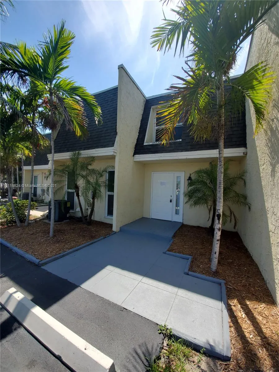 523 SW 1st Ct, Boynton Beach FL 33435
