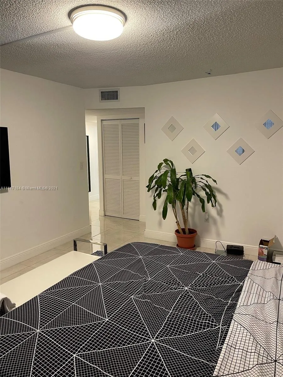 2750 NE 183rd St # 804, Aventura FL 33160