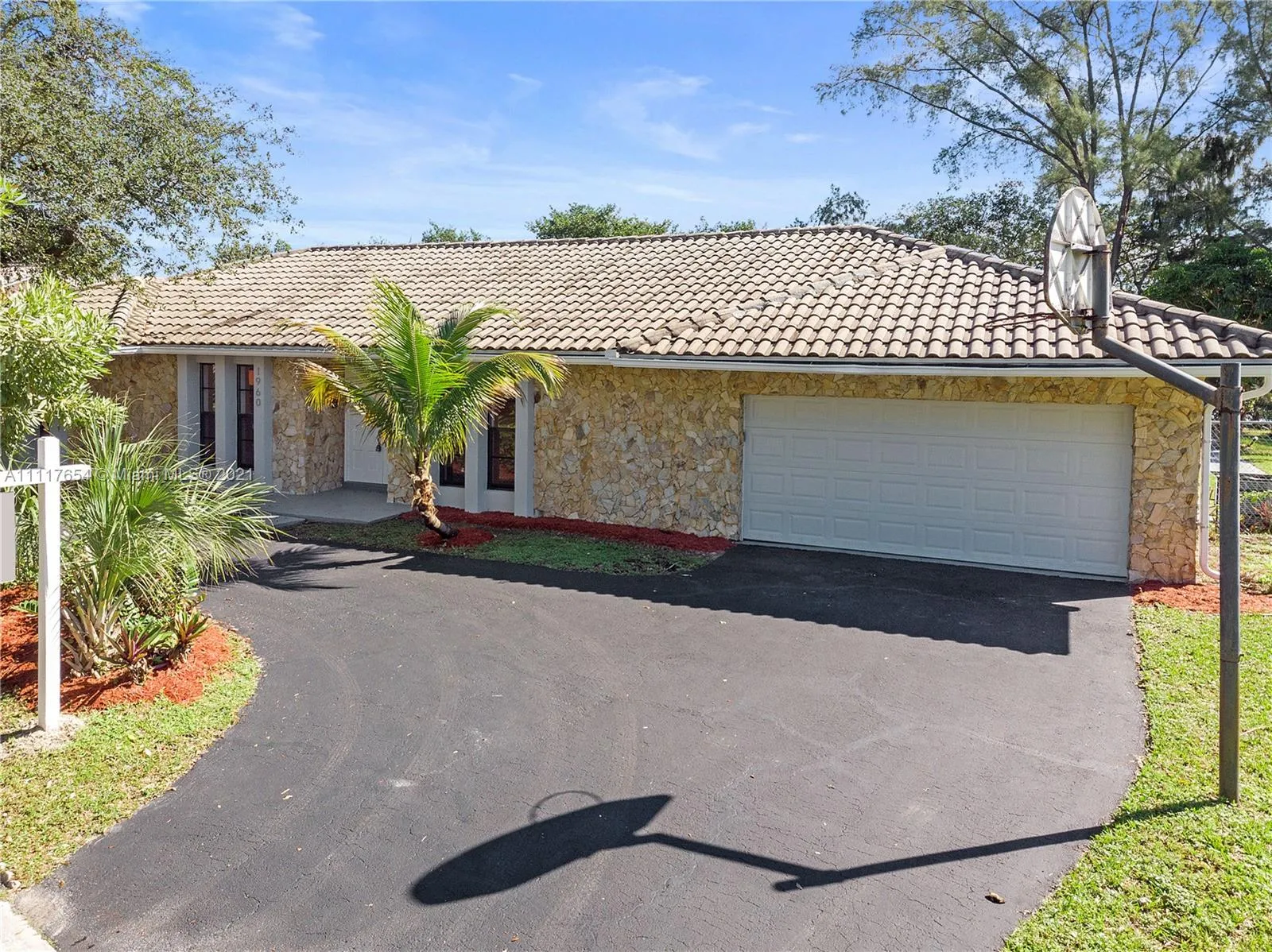 1960 SW 51st Ter, Plantation FL 33317