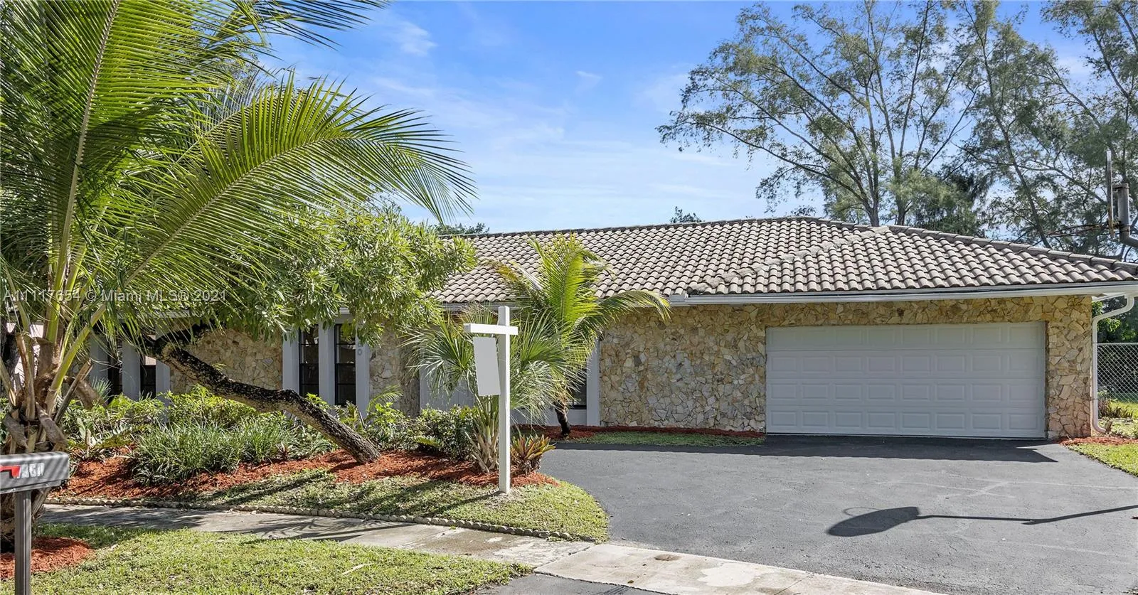 1960 SW 51st Ter, Plantation FL 33317