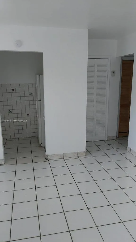 1455 NE 146th St # B, Miami FL 33161