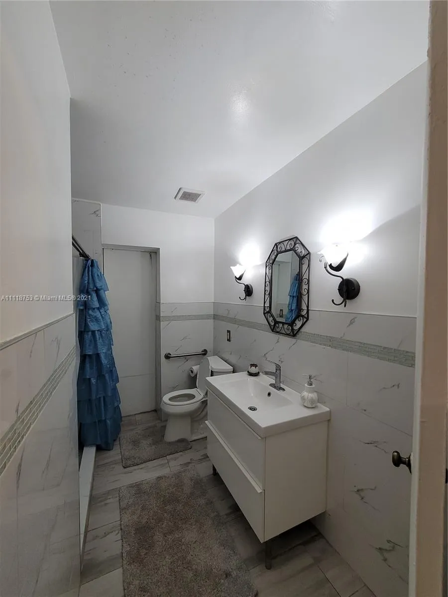 711 N 66th Ave, Hollywood FL 33024