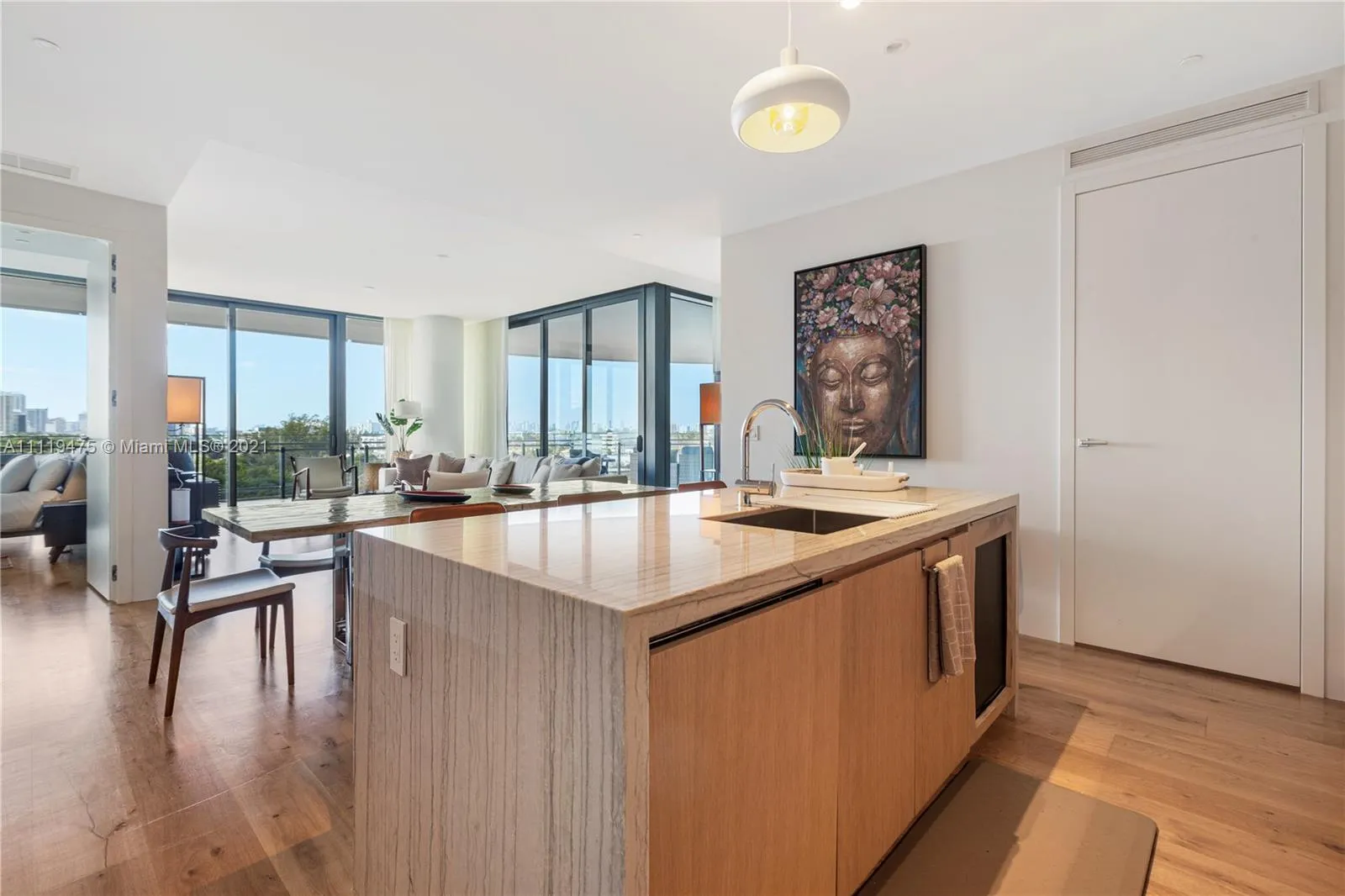 8701 Collins Ave # 606, Miami Beach FL 33154