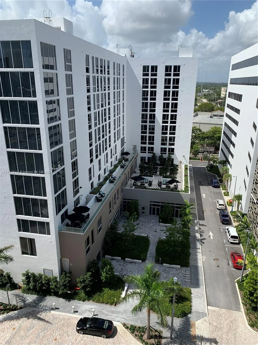 2960 NE 207th St # 904, Aventura FL 33180