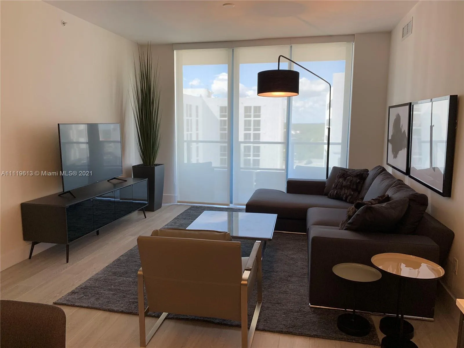 2960 NE 207th St # 904, Aventura FL 33180
