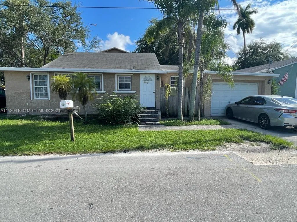 2711 SW 15th Ave, Fort Lauderdale FL 33315