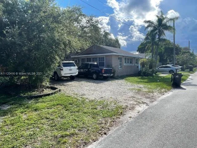 2711 SW 15th Ave, Fort Lauderdale FL 33315