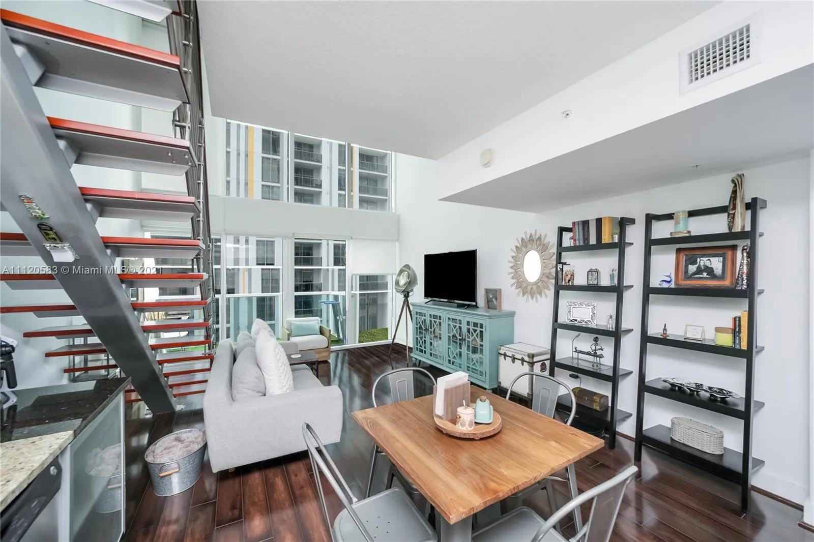 41 SE 5th St # 704, Miami FL 33131