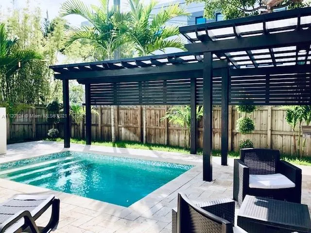 605 NE 15th Ave, Fort Lauderdale FL 33304