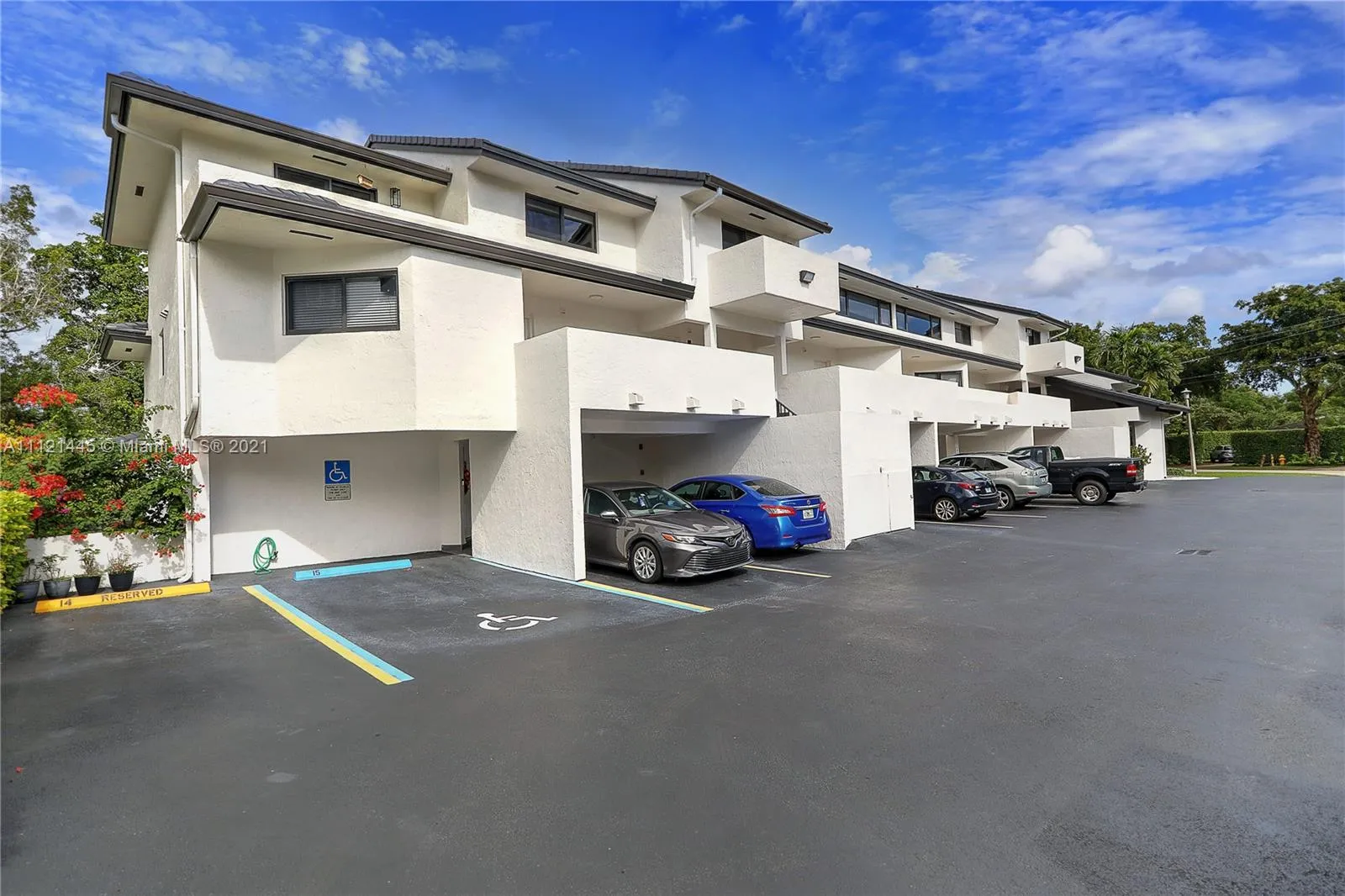 5750 Turin St # 207, Coral Gables FL 33146