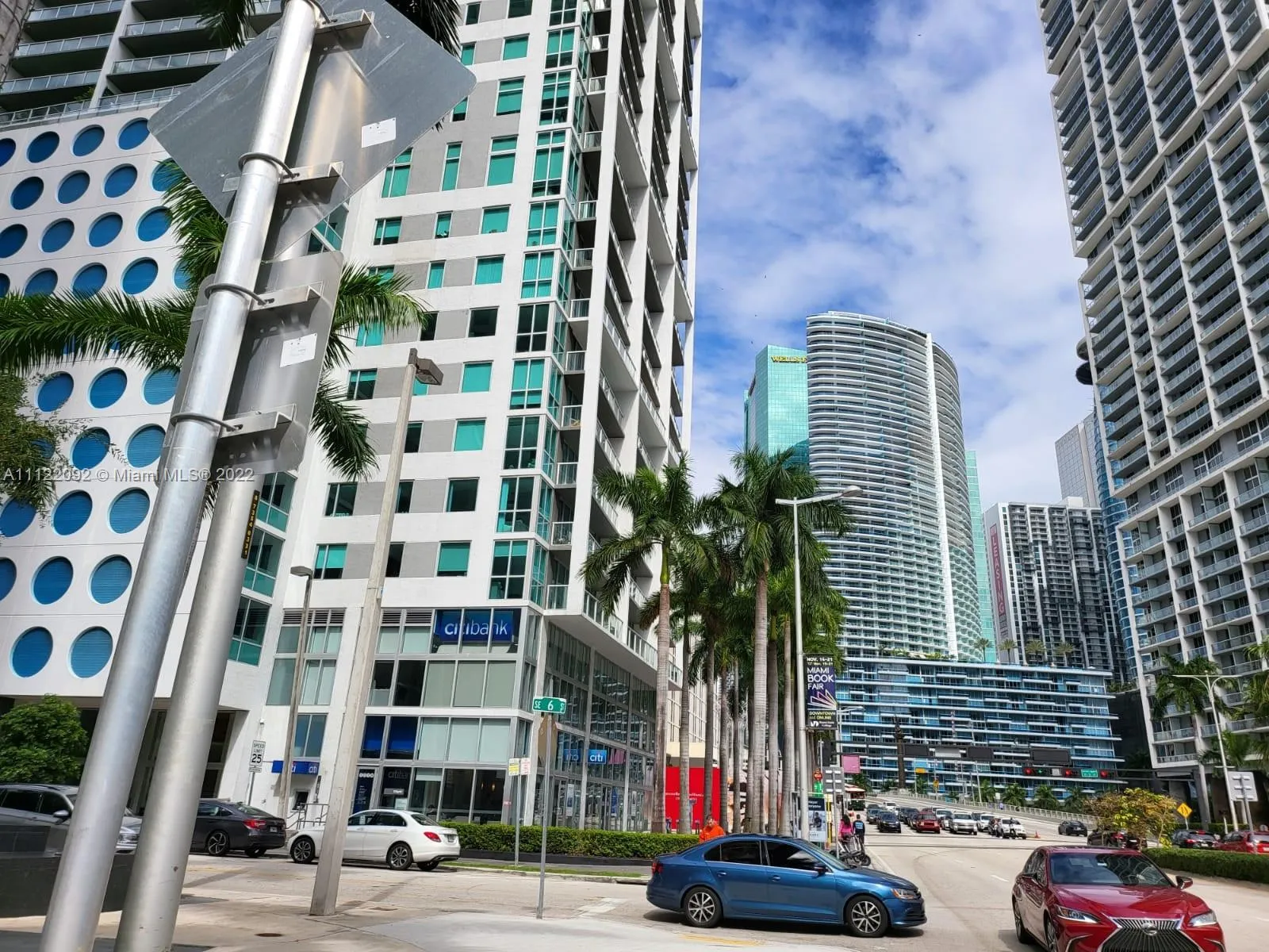 2 bedroom 2 bath for sale at 500 Brickell Ave # 3405, Miami FL 33131