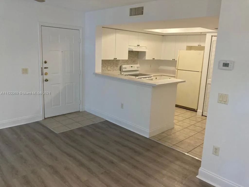 1 bedroom 1 bath for sale at 4195 N Haverhill Rd # 307, West Palm Beach FL 33417