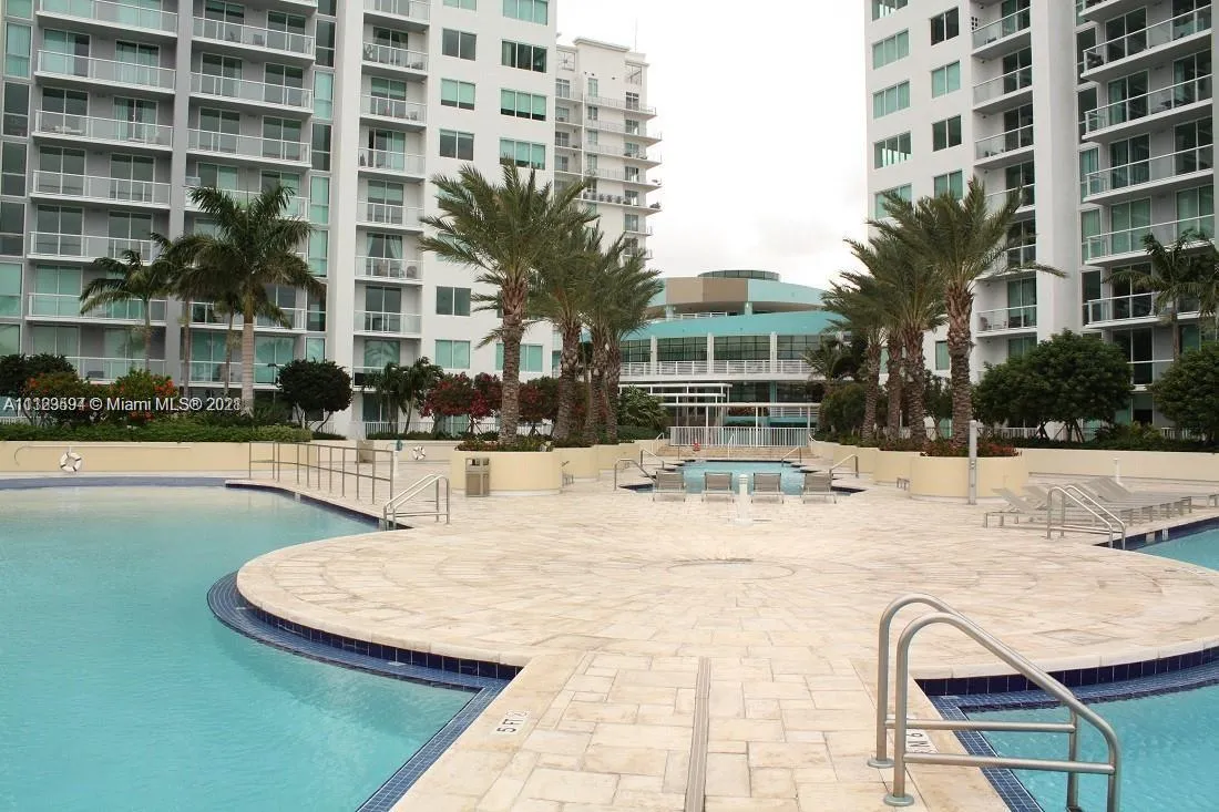 253 NE 2nd St # 2001, Miami FL 33132