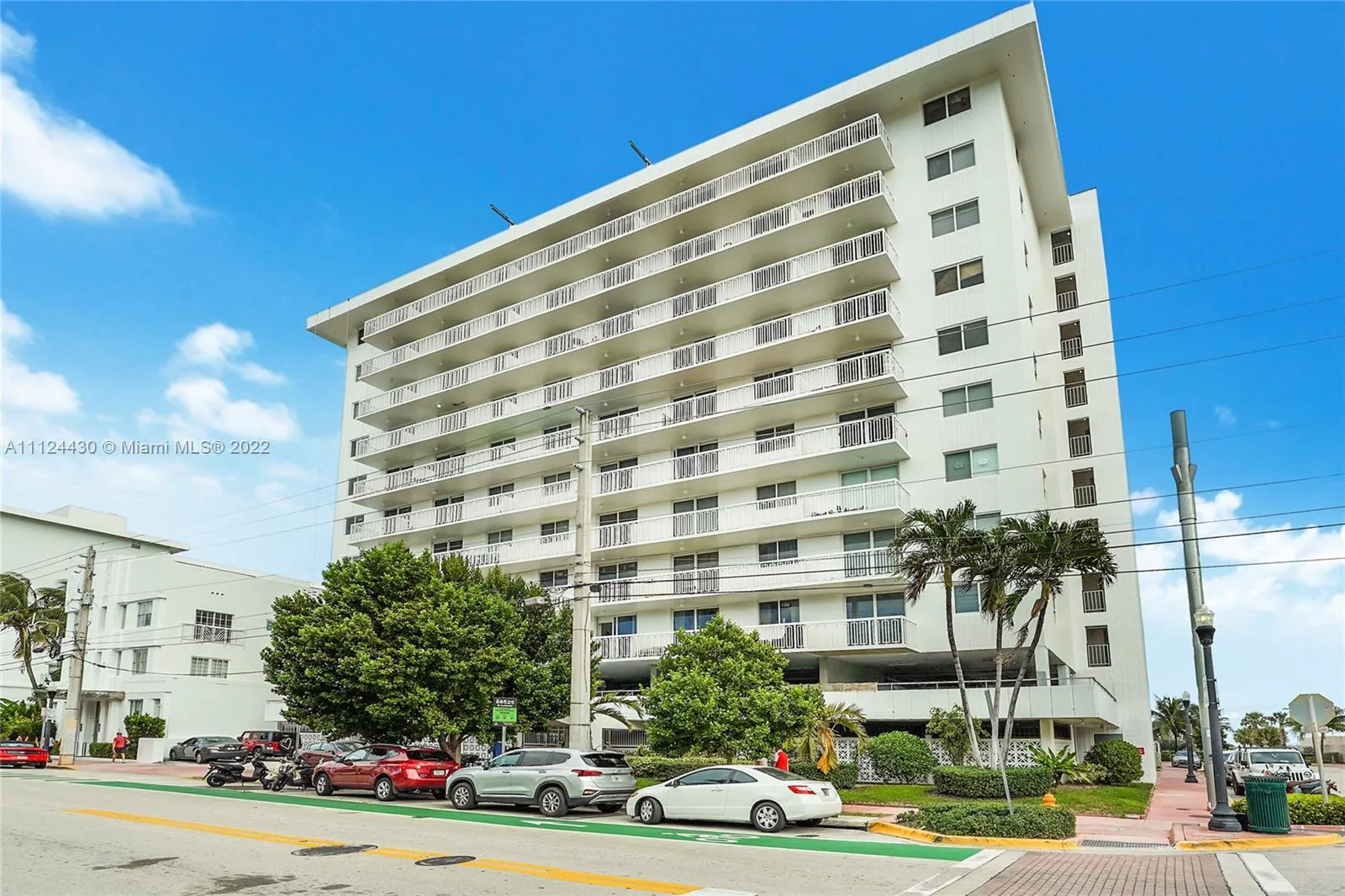 1 bedroom 1 bath for sale at 401 Ocean Dr # 302, Miami Beach FL 33139