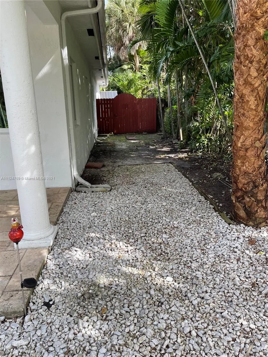 11843 W Biscayne Canal Rd, Miami FL 33161